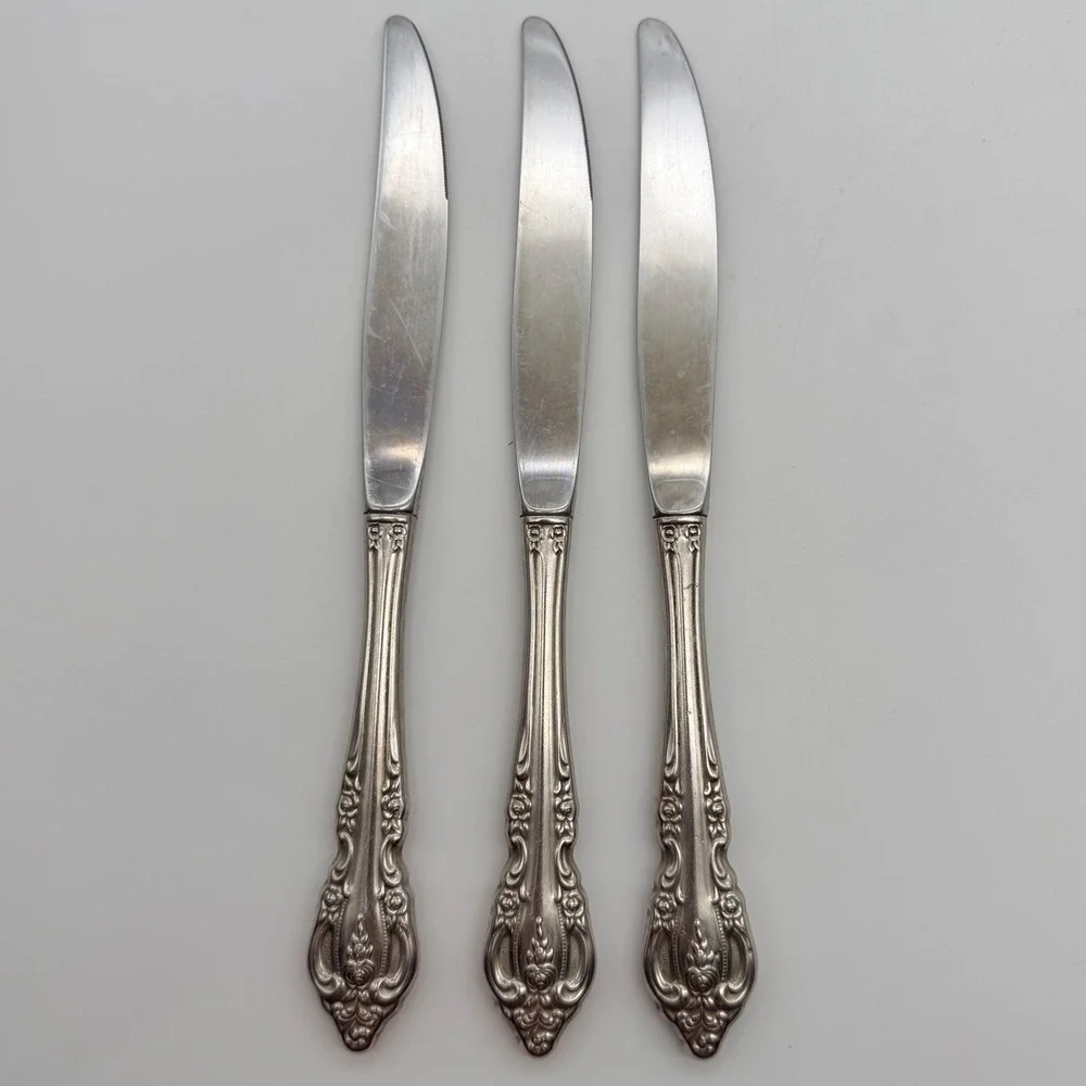 Oneida Community Brahms Stainless Flatware 14 Piece Set Floral Pierced Handle